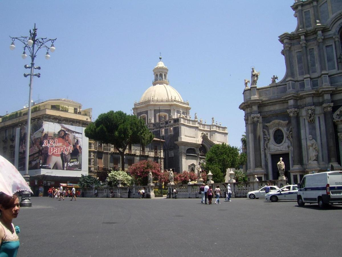 דירות קטאניה Casa Di Chiara Pieno Centro Storico מראה חיצוני תמונה
